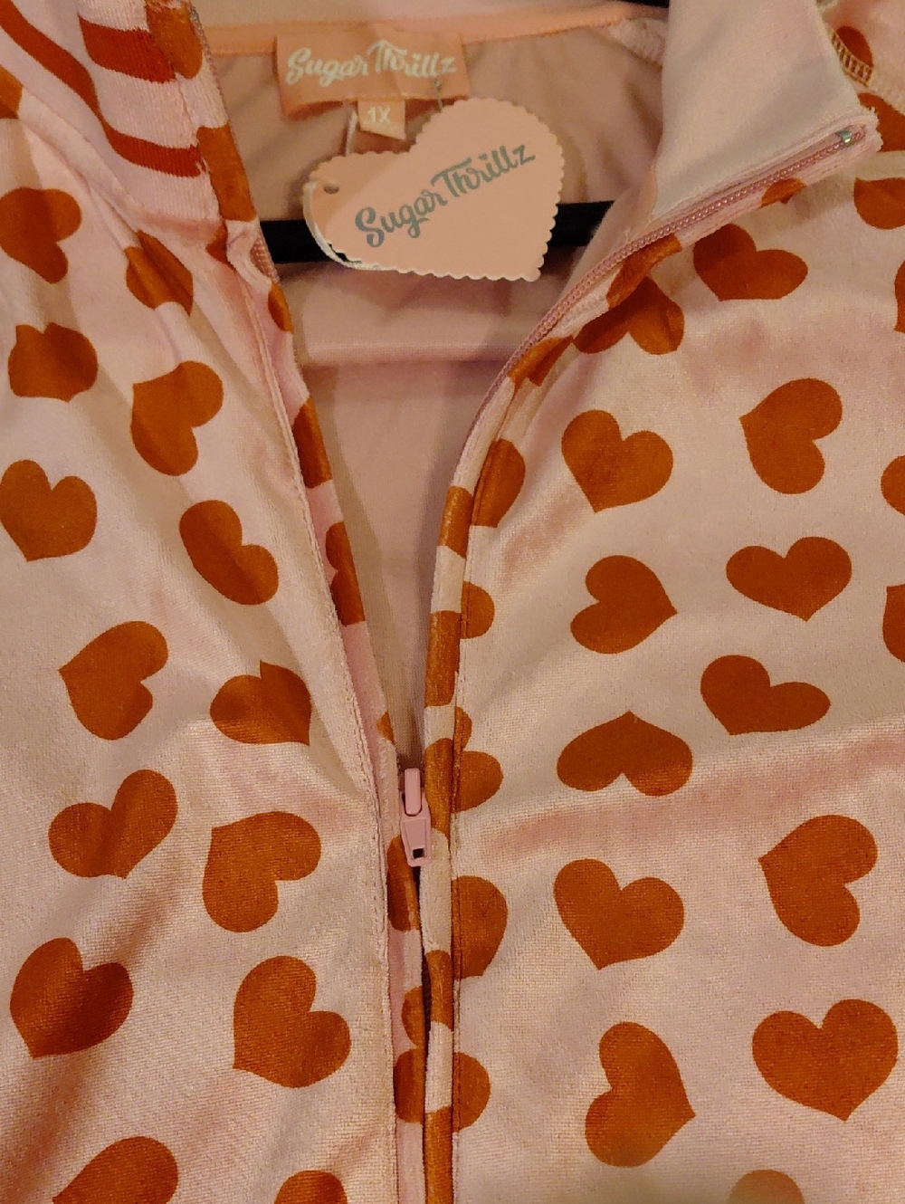 DOLLSKILL 1X Sugar Thrillz Pink Jacket & Skirt Set with Red Hearts - Picture 10 of 16